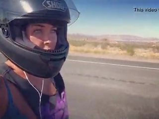 Felicity feline motorcycle femme fatale jazdenie aprilia v podprsenka