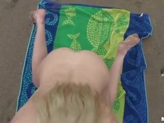Jeanie Marie Blond Do pecker Sucking At The Beach